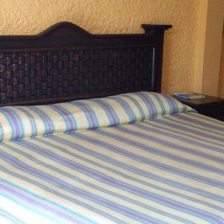 Hotel Villa Monarca Inn Zitácuaro Quarto foto